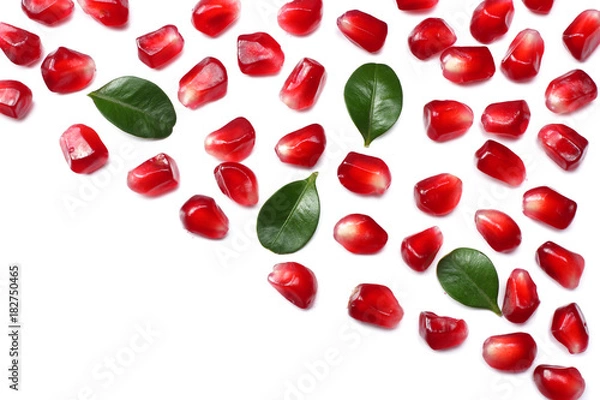 Obraz pomegranate seeds isolated on white background. top view. pomegranate berries.