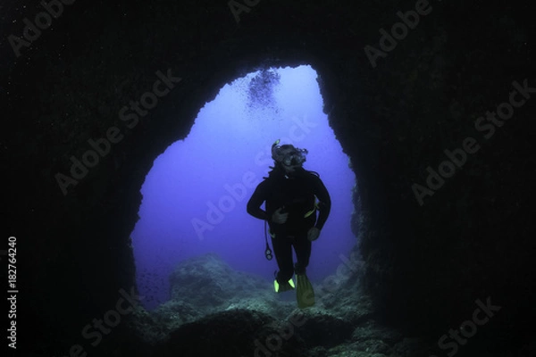 Obraz Diving in underwater cave - Majorca, Spain