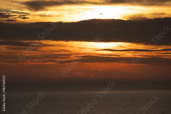 Obraz 햇살에 붉게 물든 아름다운 하늘 