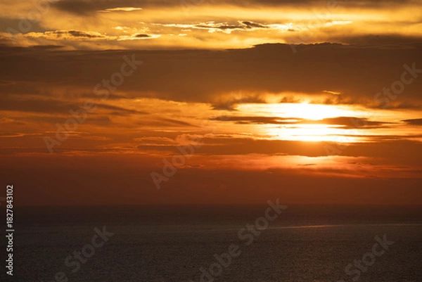 Obraz 붉게 물든 아름다운 저녁 하늘