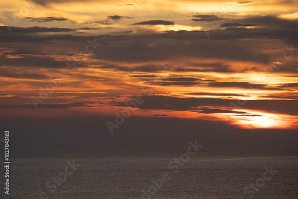 Obraz 붉게 물든 아름다운 저녁 하늘