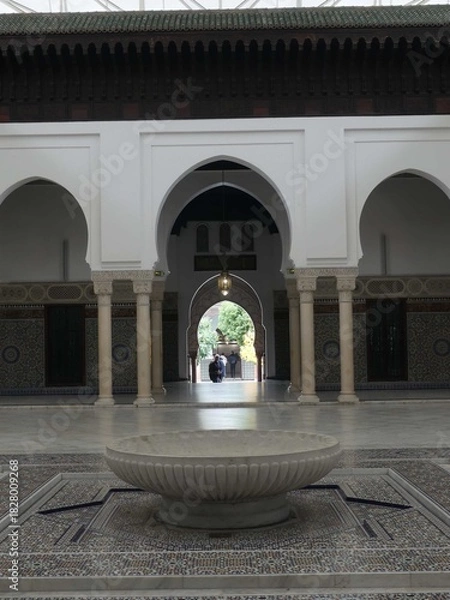 Fototapeta Paris, November 2025 : Visit of the magnificent city of Paris, Capital of France - Visit to the Grand Mosque of Paris, built to commemorate Muslims who died for France