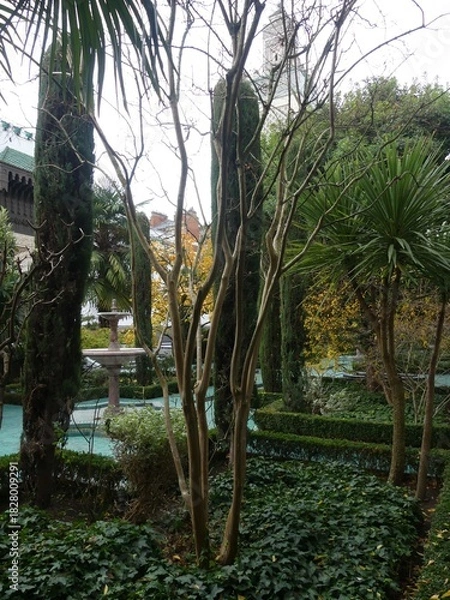 Fototapeta Paris, November 2025 : Visit of the magnificent city of Paris, Capital of France - Visit to the Grand Mosque of Paris, built to commemorate Muslims who died for France