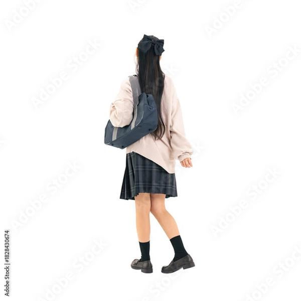 Obraz 制服を着た女子学生の後ろ姿　手作業で精密に切り抜いた背景透過全身写真PNG