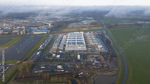 Obraz Aerial: Winschoten Data Center and AI Computing Demand.