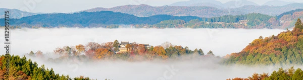 Fototapeta 備中松山城 – 天空の山城「現存12天守」の一つで、天守が現存する“唯一の山城”