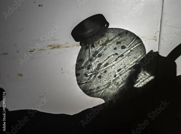 Obraz Plastic bottle shadow