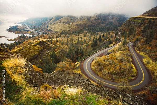 Obraz winding valley mountain road