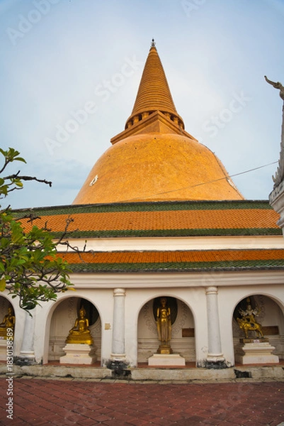 Obraz 世界一高い仏塔　プラ・パトム・チェーディー　องค์พระปฐมเจดีย์　Phra Pathom Chedi, Nakhon Pathom