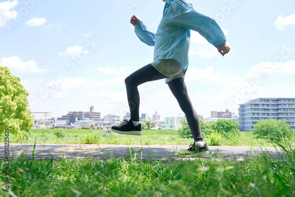 Obraz 屋外でウォーキングする40代女性　顔無し