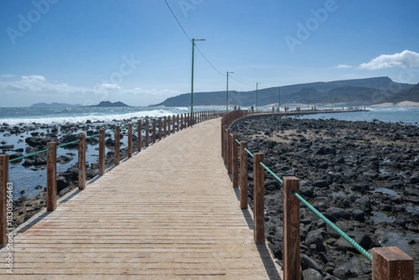 Obraz Baía das Gatas walkway -  Where São Vicente opens onto the wild Atlantic