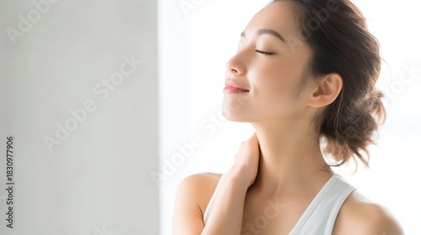 Fototapeta マッサージをして自律神経を整える日本人女性