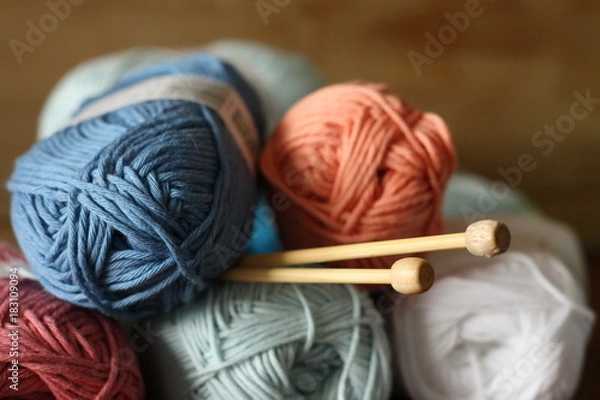 Fototapeta wolle, bunt, stricken, stricknadeln, handarbeit