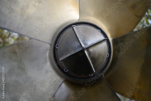 Obraz Russian Submarine in the Hamburg Port. Old russian submarine with seagulls at the Hamburg Harbor. Landungsbrücken.