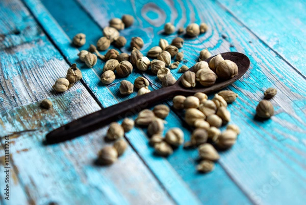 Fototapeta Dry Cardamom (kapulaga, Amomum compactum, cardamum). Cardamom are used as flavorings and cooking spices in food and drink