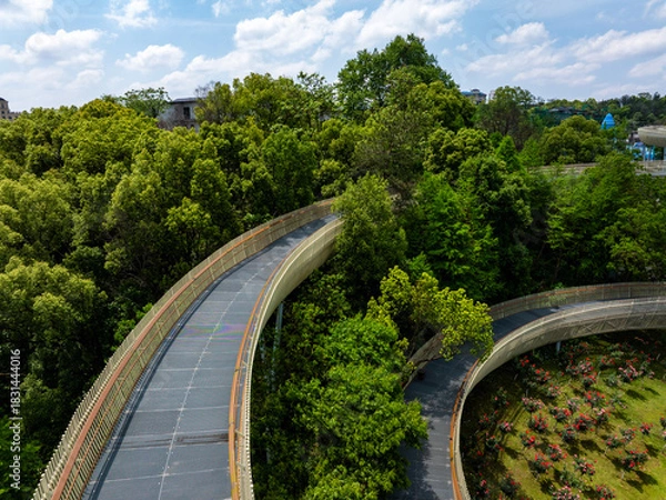 Fototapeta A circular walking path in the park