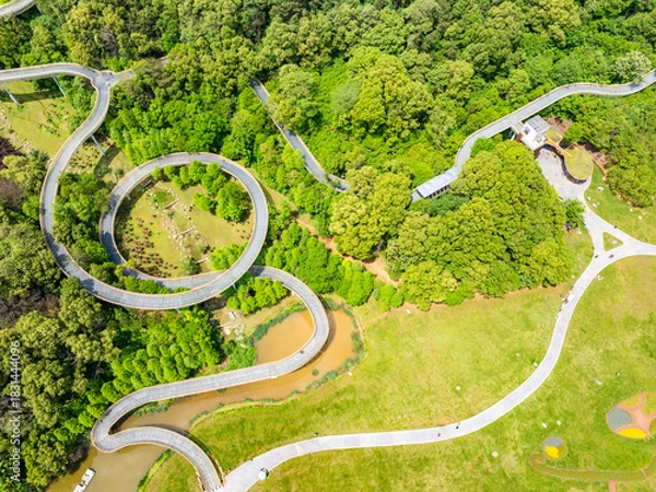 Fototapeta A circular walking path in the park