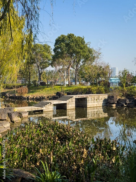 Obraz Tranquil Park Oasis: A Beautiful Reflection on Calm Waters