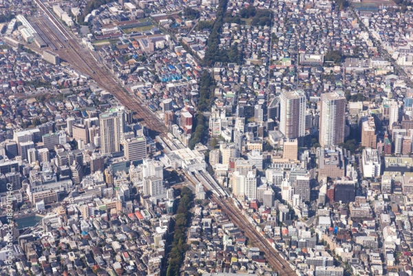 Obraz 中央線三鷹駅を東側から空撮