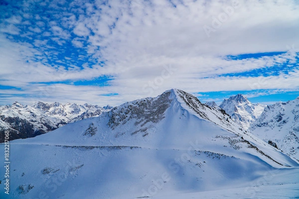 Fototapeta snow covered mountains