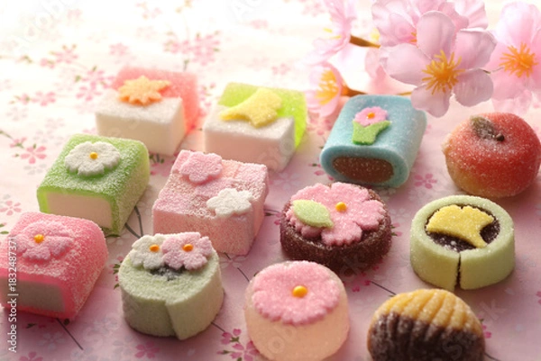 Obraz 季節を感じるカラフルな和菓子の集合写真
