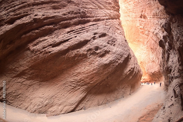 Obraz The Tianshan Grand Canyon or Kesileya Grand Canyon is a stunning natural feature in Xinjiang, China, characterized by its distinctive red canyons, formed by millions of years of wind and rain erosion.