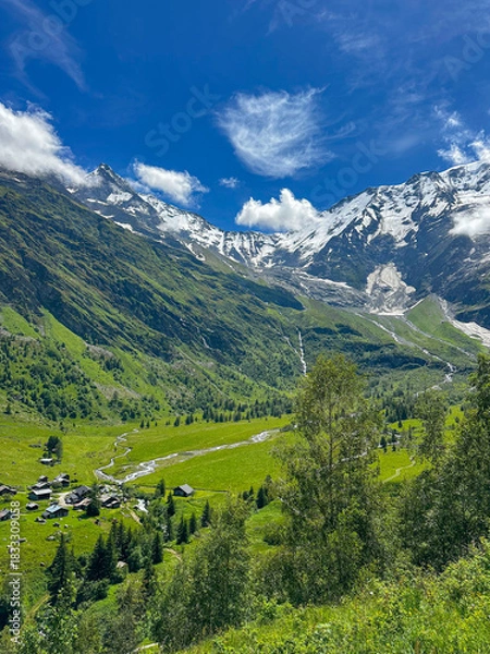 Obraz mountain Village and landscape in the alps on a Summer Day 