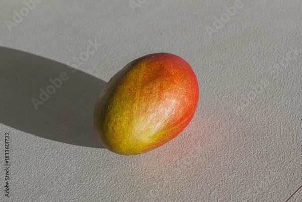 Obraz This is a red ripening apple mango.