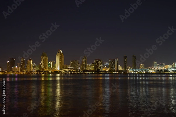 Fototapeta San Diego Skyline at dusk and during the golden hour
