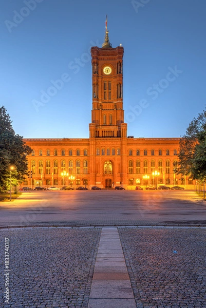 Obraz The Berlin Town Hall at dawn with no people