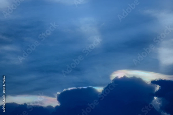 Obraz The cloud has rainbow colors.