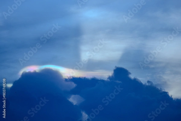 Obraz The cloud has rainbow colors.