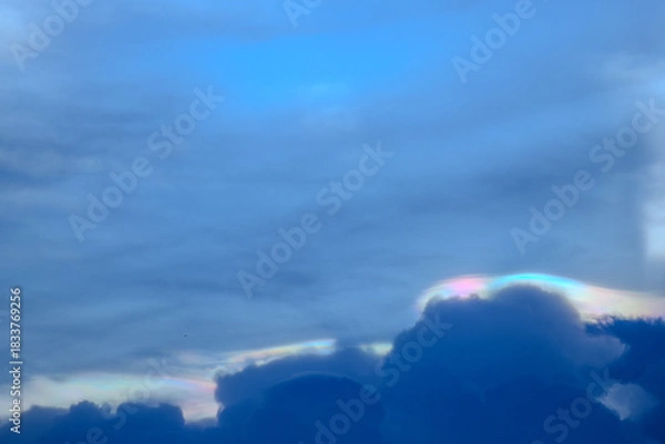 Obraz The cloud has rainbow colors.