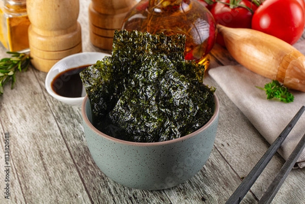Obraz Seaweed roasted nori chips heap