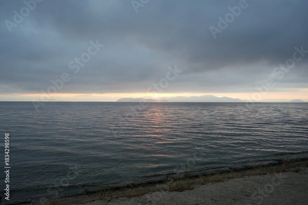 Obraz 滋賀県 月見浜の朝焼けの絶景