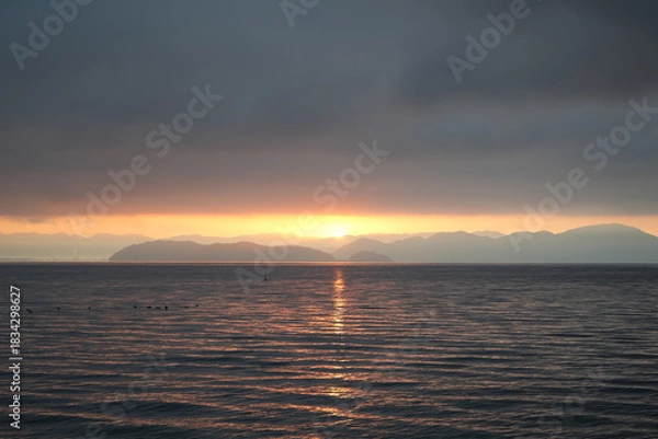 Obraz 滋賀県 月見浜の朝焼けの絶景