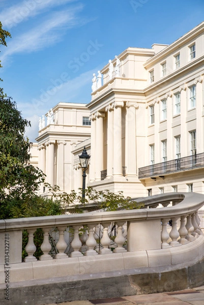 Fototapeta London, Outer circle street in Regent Park and beautiful town house of early 19th century