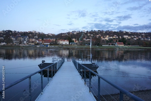 Obraz Schiffsanleger in der Elbe in Dresden