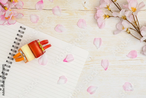 Obraz 卒業入学イメージ｜ランドセルとノートと桜