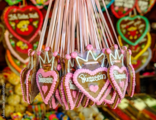Fototapeta typical ginger bread heart at a kiosk