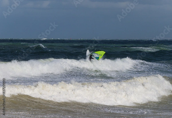 Obraz windsurf dans la tempête