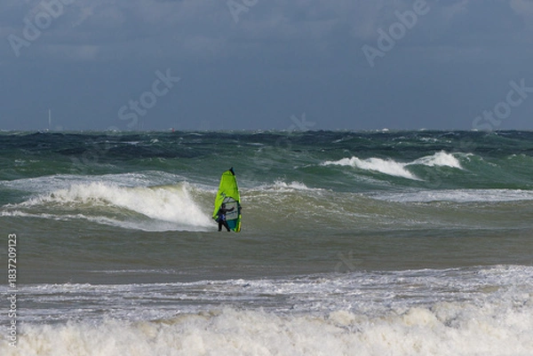 Obraz windsurf dans la tempête
