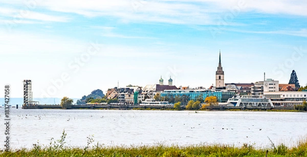 Fototapeta Panorama von Friedrichshafen am Bodensee - 2025