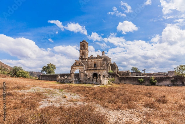 Obraz Ex Hacienda Caxcantla, Municipio de Aljojuca, Estado de Puebla, México.