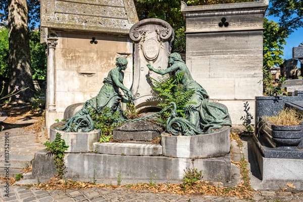 Obraz Monumental and ornated graves in the Cemetery of Pere Lachaise, largest cemetery in Paris, France, where many famous artists are buried.