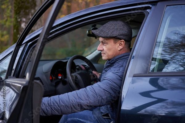 Obraz Man in car ready to drive