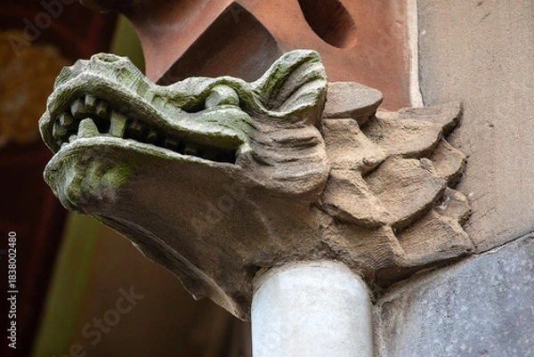 Obraz Dragon Detail on the Chinese Bell Tower in The Arboretum, Nottingham