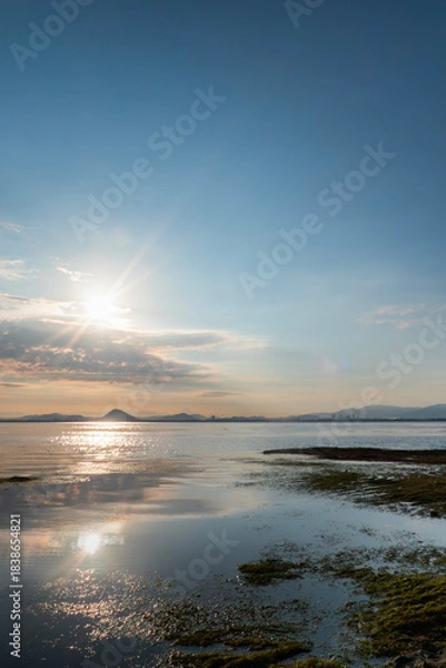 Obraz 早朝の琵琶湖　昇る太陽　静かな湖面　滋賀県大津市
