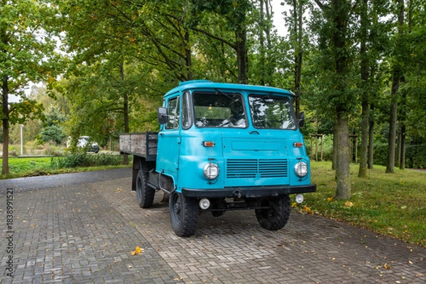 Obraz Oldtimer mit offener Ladefläche.