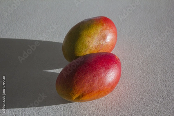 Obraz 
This is a red ripening apple mango.
